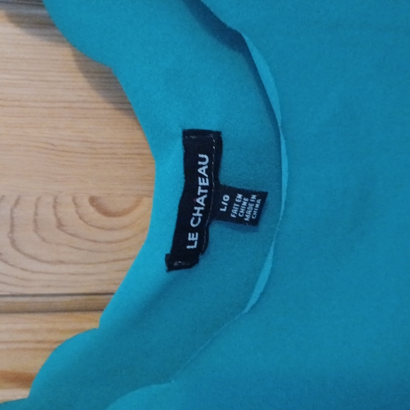 Le Chateau ruffled hem tank top - Picture 2 of 3